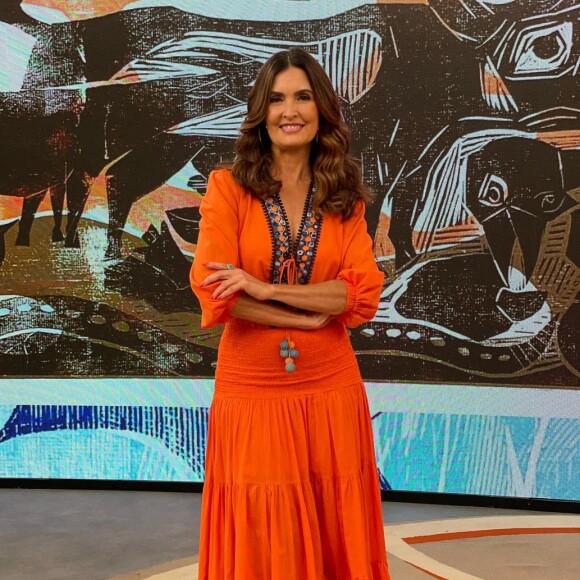 Fátima Bernardes não dispensa um visual bem glamouroso