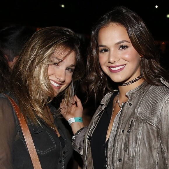 Sasha Meneghel e Bruna Marquezine teriam se afastado após o casamento da modelo, para o qual a atriz não compareceu