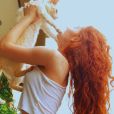 Do elenco de 'Carinha de Anjo', Duda Matte tem paixão pelo seu gato de estimação