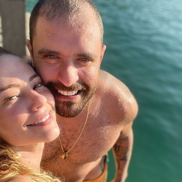 Paolla Oliveira já postou foto com Diogo Nogueira em que o sambista aparece de sunga