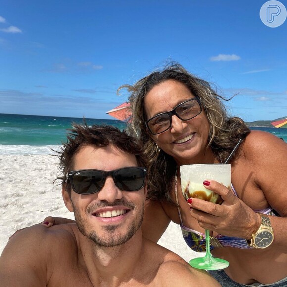 Mãe de Alexandre Machafer já seguia Grazi Massafera antes do namoro do filho com a atriz