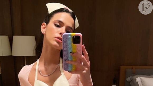 Fantasia sexy de Bruna Marquezine causou reação do Conselho Regional de Enfermagem de São Paulo