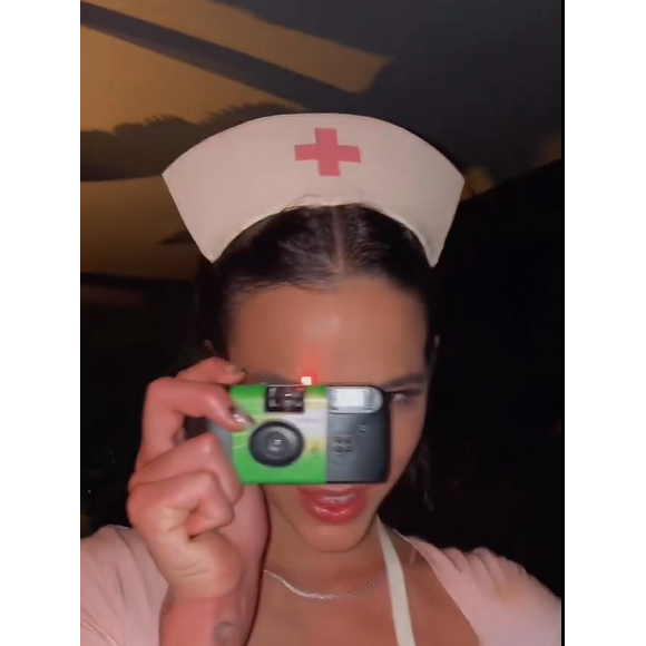 Fantasia sexy de Bruna Marquezine provocou protesto do Conselho Regional de Enfermagem de São Paulo