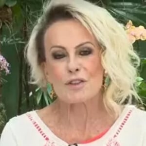 Ana Maria Braga entrou ao vivo no 'Bom Dia Brasil' e conversou com Chico Pinheiro
entrou ao vivo no "Bom Dia Brasil" e conversou com Chico Pinheiro.... - Veja mais em https://www.uol.com.br/splash/noticias/2021/11/03/ana-maria-braga-volta-participa-mais-voce.htm?cmpid=copiaecola