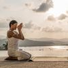 A Kundalini Yoga visa atingir a consciência dos nossos desejos e o praticante adquire conhecimento dos chakras corporais em workshops