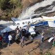 Imagens mostraram avião de Marília Mendonça completamente destruído após cair em cachoeira