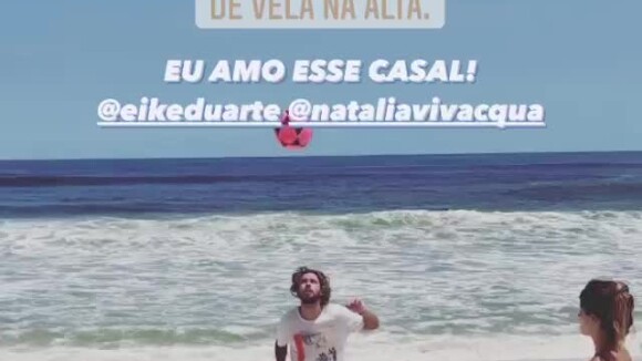 O ator Eike Duarte e a influencer Natália Vivacqua acompanharam Larissa Manoela em dia na praia
