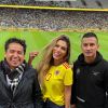 Erika Schneider confirmou suspeitas de romance com James Rodríguez ao aparecer com a camisa do jogador na partida contra o Brasil desta quinta (11)