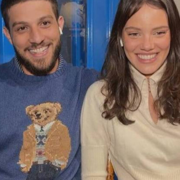 Laura Neiva anunciou o nascimento de José, seu segundo filho com Chay Suede