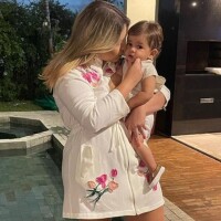 Semelhança de Marília Mendonça com filho surpreende web e foto viraliza. Veja!