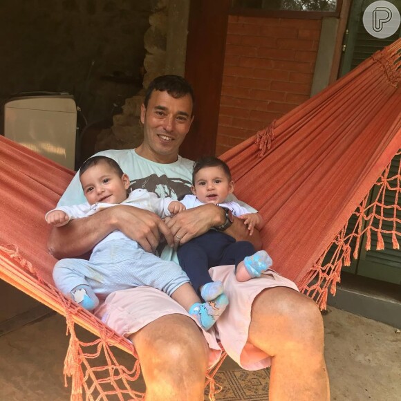 Andréia Sadi deu à luz os gêmeos João e Pedro, filhos de André Rizek, em 7 de abril de 2021