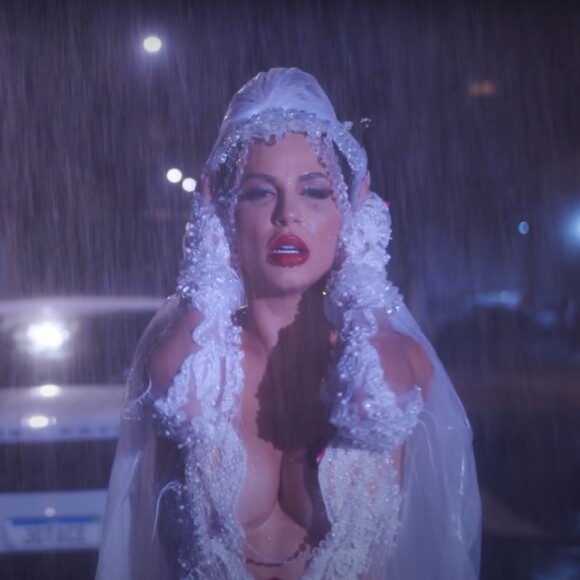Deolane Bezerra lançou o clipe e a música como forma de lembrar de MC Kevin, que costumava se inspirar nela para compor