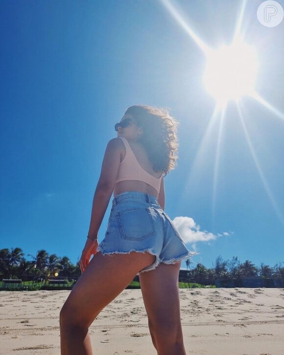 Maisa Silva esbanjou beleza em viagem de férias pelo Ceará