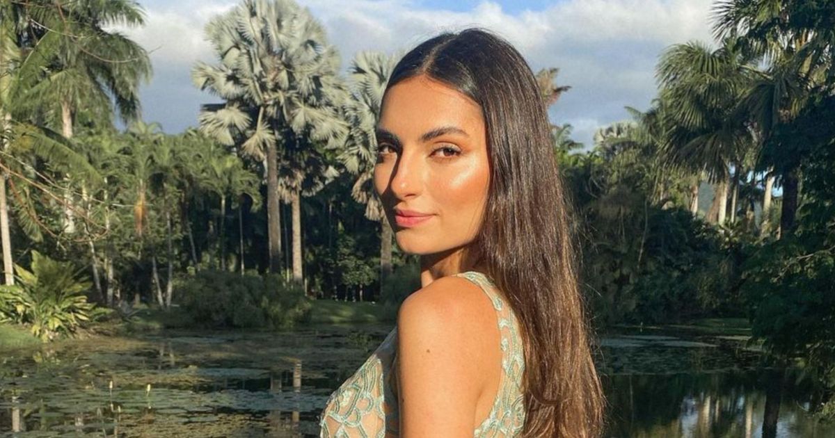 Roberta Franco é a dublê de corpo de Camila Queiroz na reta final da