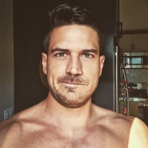 Marco Pigossi falou de relação com diretor Marco Calvani: 'Que o amor seja cada vez mais forte'