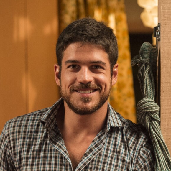 Marco Pigossi recebeu mensagens de carinho de famosos