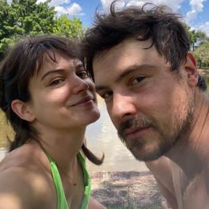 Bianca Bin publicou foto com Sergio Guizé em meio à natureza