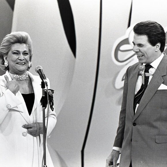 Silvio Santos com Hebe Camargo em um de seus programas de TV nos anos 1990