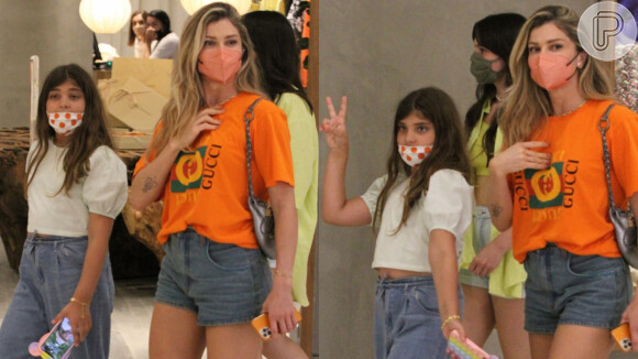 Grazi Massafera passeou com a filha, Sofia, em shopping carioca