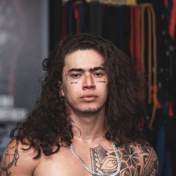 Whindersson Nunes narrou a perda do filho no capítulo do livro, intitulado 'Meu filho, João'