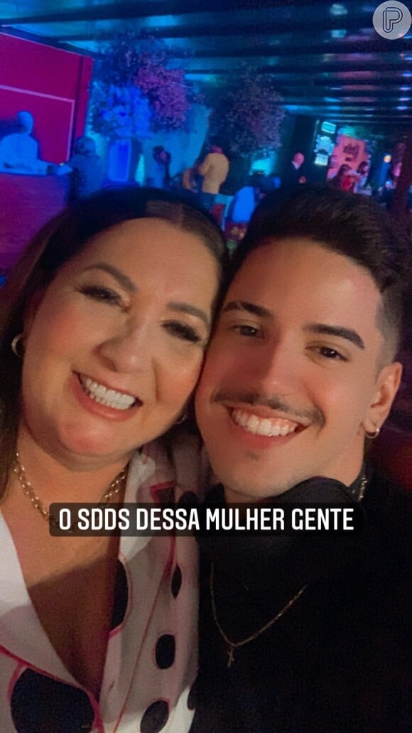 Ex de Virgínia Fonseca, Gustavo Alvarenga encontrou sua mãe, Margareth Serrão na festa do pijama da influenciadora: 'Que saudades'