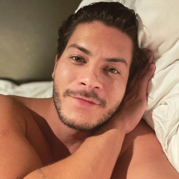 'BBB 22': Arthur Aguiar, um dos nomes masculinos mais fortes da lista de famosos, também acrescentou o próprio emoji em sua conta no Twitter: um trevo da sorte