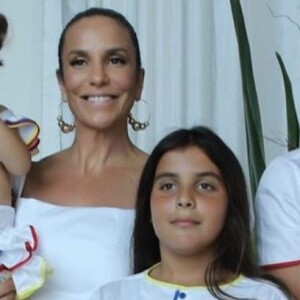 Ivete Sangalo filma o filho, Marcelo, cantando e tamanho do menino impressiona a web, em 25 de dezembro de 2021