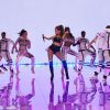 Ariana Grande canta no Victoria's Secret Fashion Show 2014