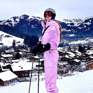 Marina Ruy Barbosa está aproveitando a Suíça para esquiar