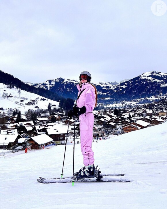 Marina Ruy Barbosa está aproveitando a Suíça para esquiar