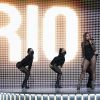 Anitta escolheu look preto nada básico para apresentação especial na TV dos Estados Unidos