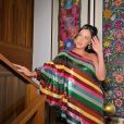 Andressa Suita aposta em vestido colorido para show de Gusttavo Lima na virada