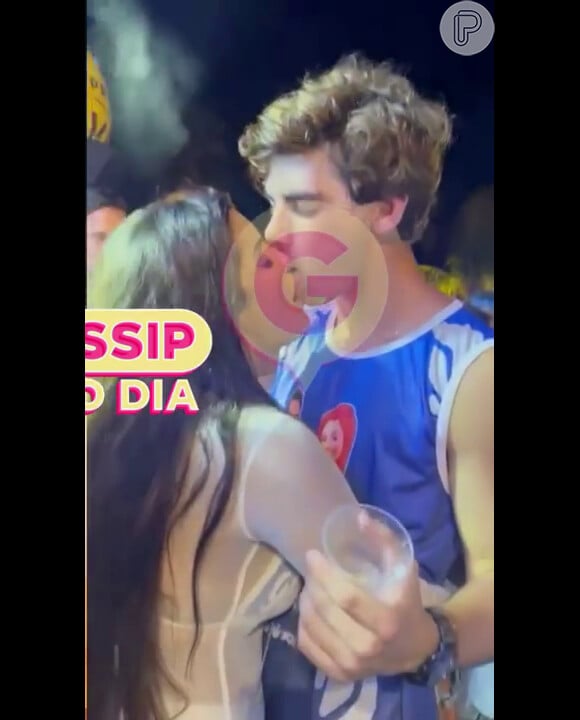 Marina Ferrari foi flagrada aos beijos com um rapaz na festa de aniversário de Yugnir Ângelo, ex-participante do 'Power Couple'