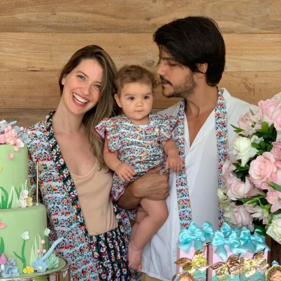 Nathalia Dill e o noivo, Pedro Curvello, festejaram 1 ano da filha, Eva, em dezembro de 2021