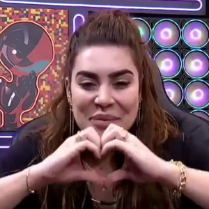 Naiara Azevedo mal entrou no 'BBB 22' e já se tornou a participante mais comentada da edição