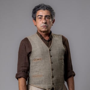 Benê (Cláudio Jaborandy) é ecologista por vocação e seresteiro na novela 'Além da Ilusão'