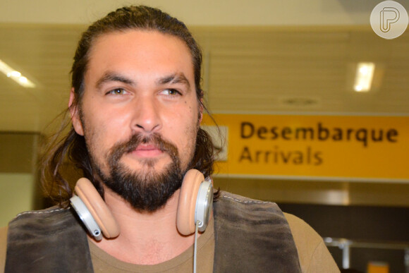 Ator de 'Game of Thrones', Jason Momoa, desembarca no Brasil, nesta quinta-feira, 4 de dezembro