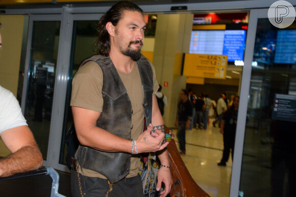 Ator de 'Game of Thrones', Jason Momoa, desembarca no Brasil, nesta quinta-feira, 4 de dezembro