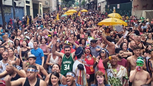 Carnaval 2022 em SP: festas privadas de blocos de rua são autuadas pelas autoridades, que se preocupam