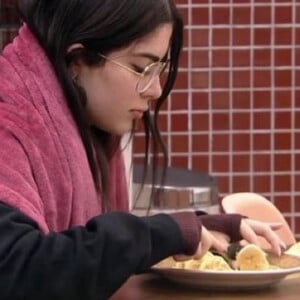 'BBB 22': Jade Picon viralizou ao comer uma banana da terra crua e estranhar o gosto do alimento