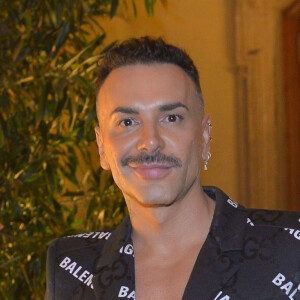 Matheus Mazzafera escolheu um look grifado para o aniversário de 41 anos de Sabrina Sato