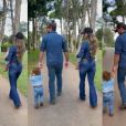 Biah Rodrigues e Sorocaba combinam look all jeans com os filhos para passeio na natureza