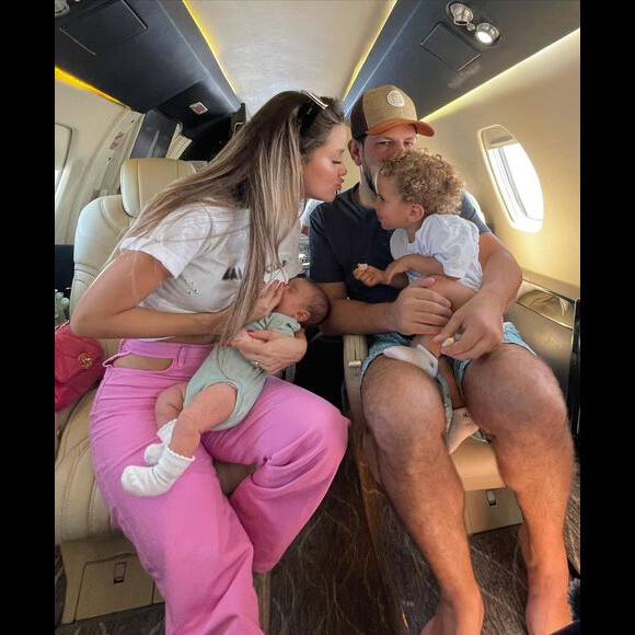 Biah Rodrigues acalmou os seguidores e disse que só levou a filha para um show de Sorocaba porque podia deixá-la confortável em um quarto