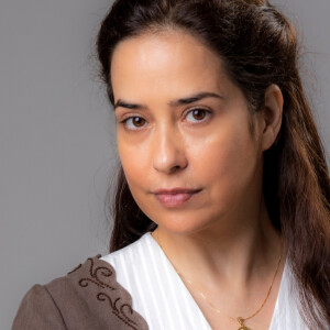 Heloísa (Paloma Duarte) rejeita perdoar o pai, Afonso (Lima Duarte), após sua morte na novela 'Além da Ilusão': 'Era mau!'