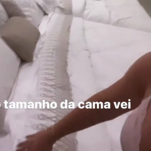 A cama da mansão de Virgínia Fonseca e Zé Felipe permite que cada uma durma em uma extremidade a muitos centímetros de distância um do outro
