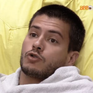 'BBB 22': Arthur Aguiar tenta fugir do Paredão