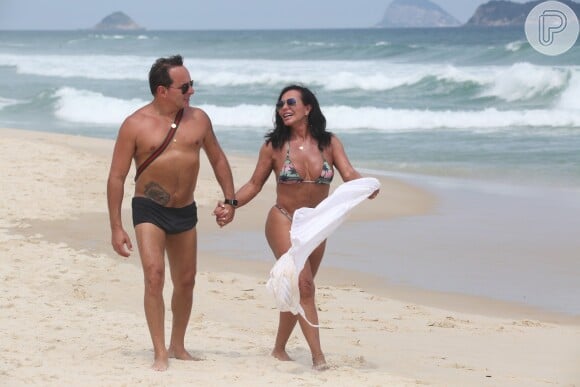 Gretchen passeou em praia com o marido, Esdras Souza