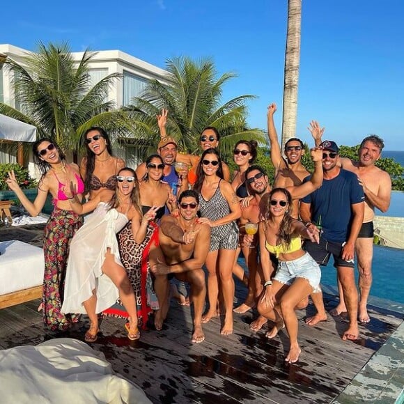 Andressa Suita viajou até a Bahia para celebrar o aniversário de um de seus assessores pessoais