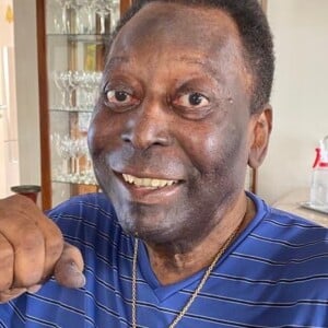 Pelé estende internação para tratar infecção urinária