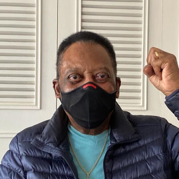 Boletim médico diz que Pelé mantém condições clínicas estáveis